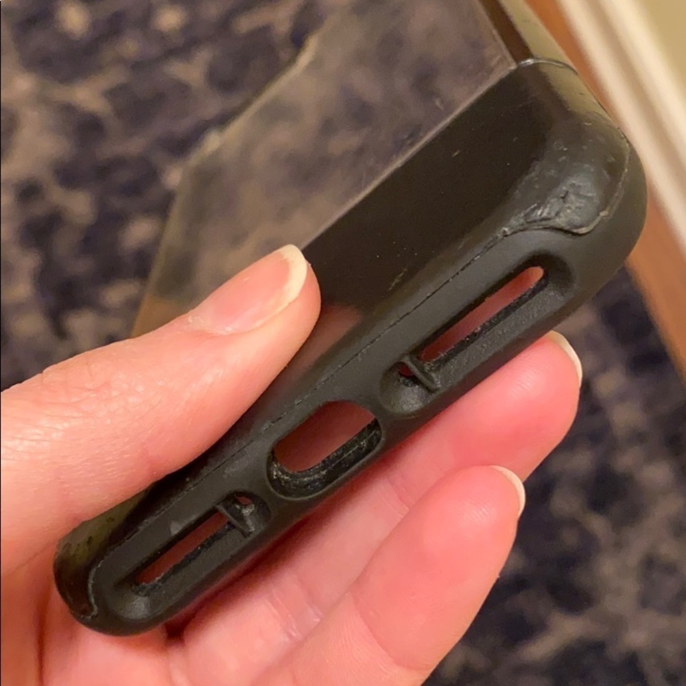 Used iphone 8plus otterbox - Picture 7 of 7